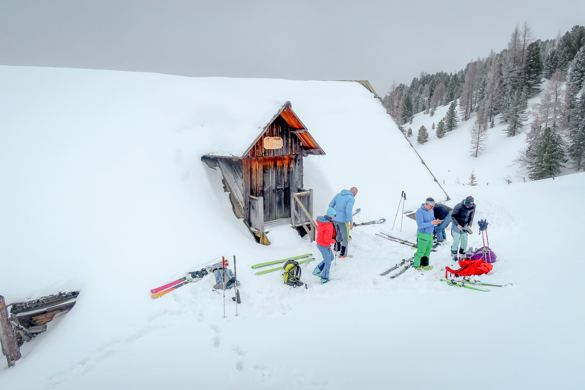 Multy day ski touring tours in Julian Alps and Karawanks.