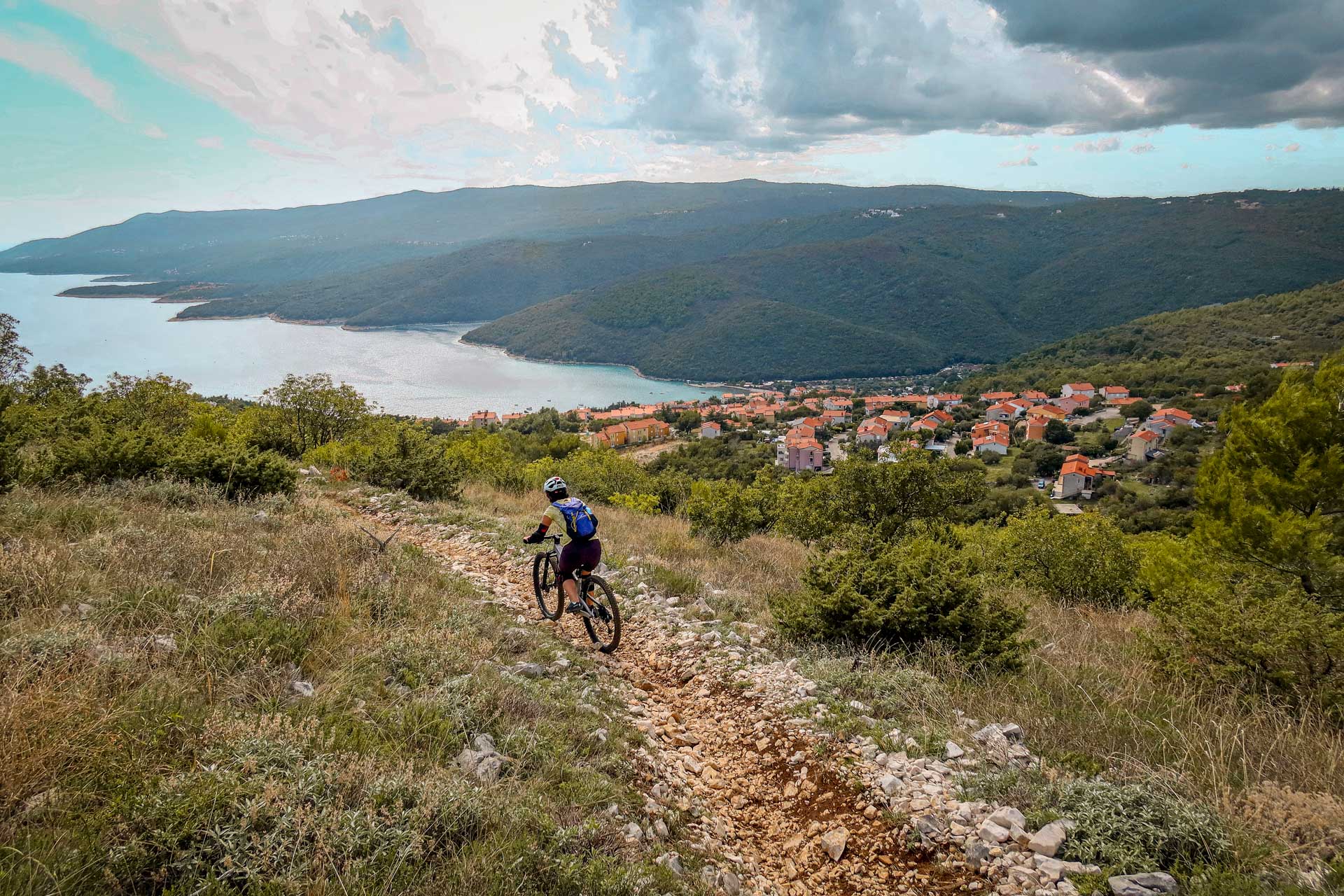 Kolesarske poti ob razgibani obali